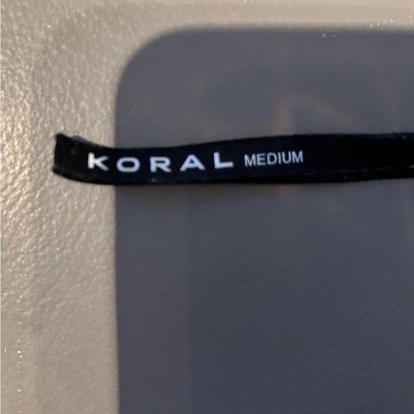 KORAL crop top - Picture 3 of 4